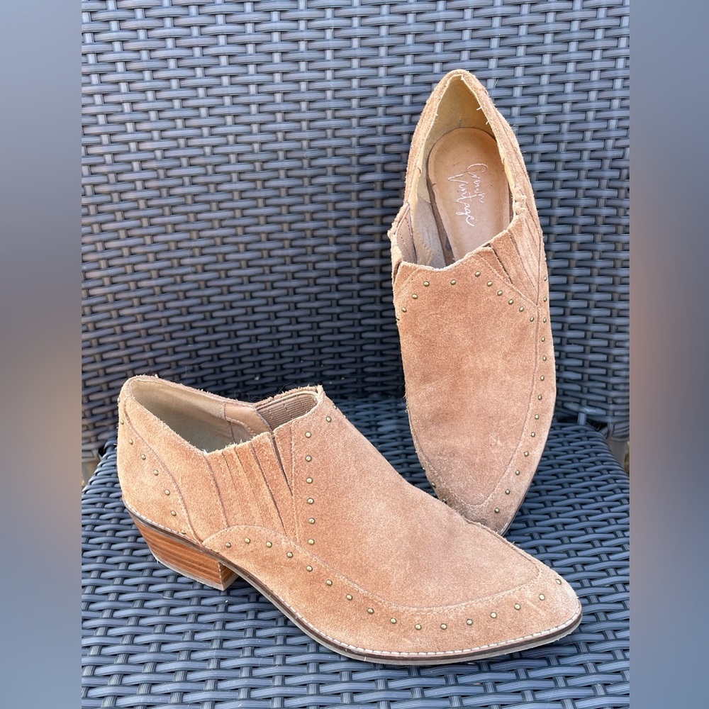 Crown Vintage ladies size 8 Boots